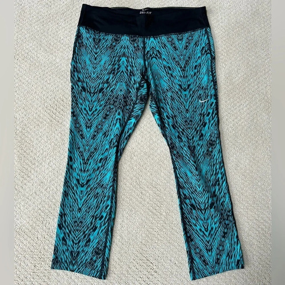 Nike | Dri Fit Epic Run Cropped Legging - Picture 1 of 7
